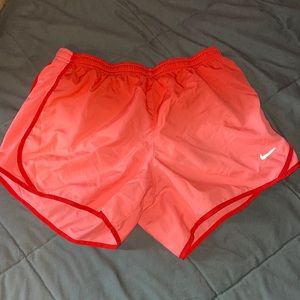 NIKE SHORTS